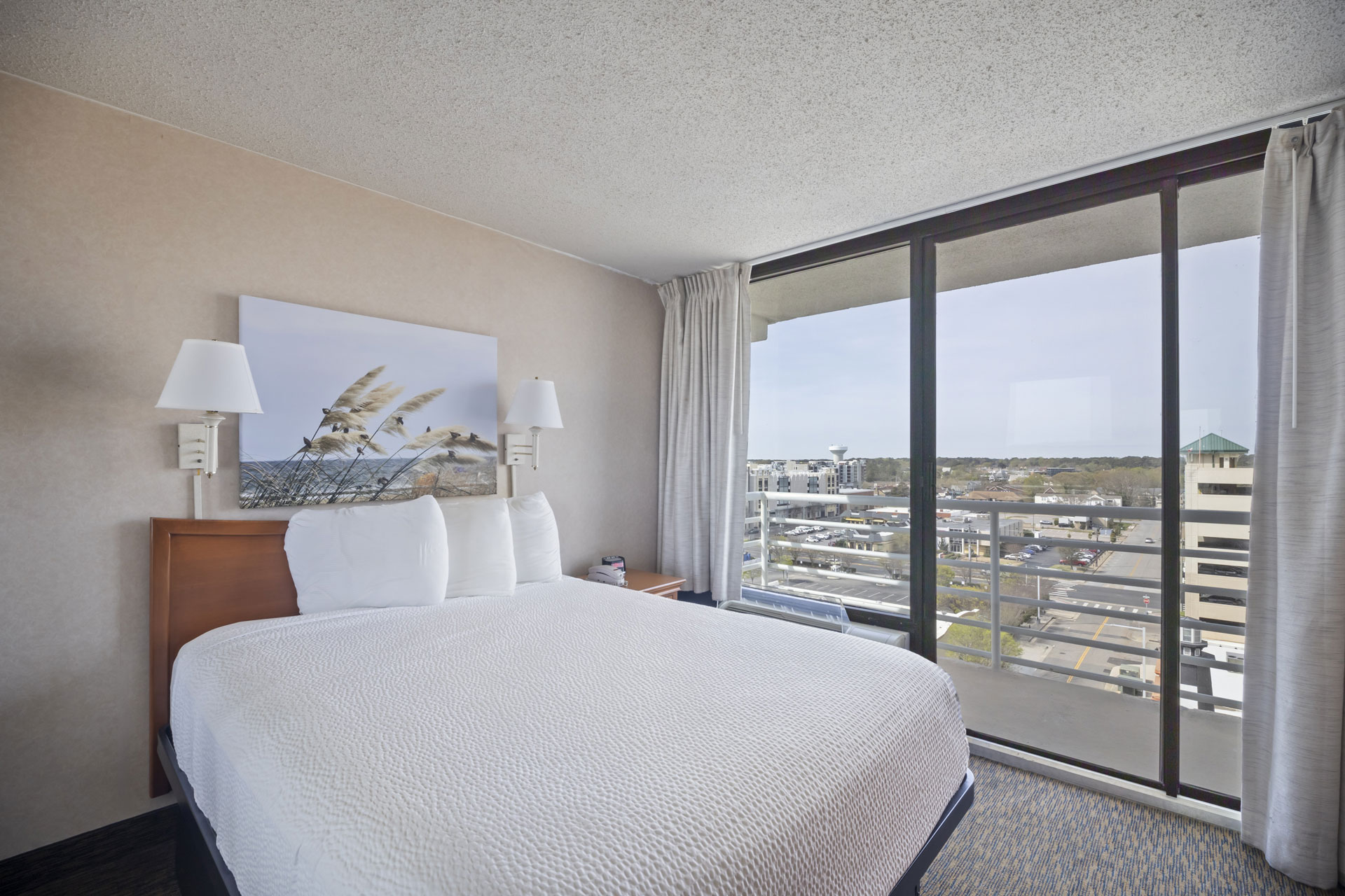 Four Sails Queen Unit with City View