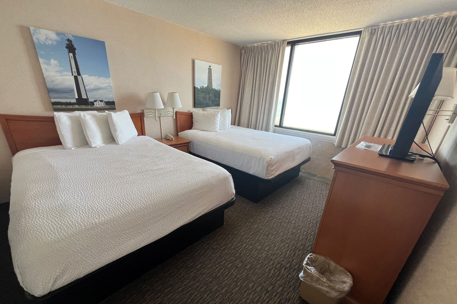 Four Sails Linkhorn Penthouse Bedroom with two Queen beds
